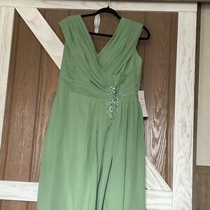 Elegant Sage Green Evening Gown w/Crossover top and Embellished Waist. Size 8-10
